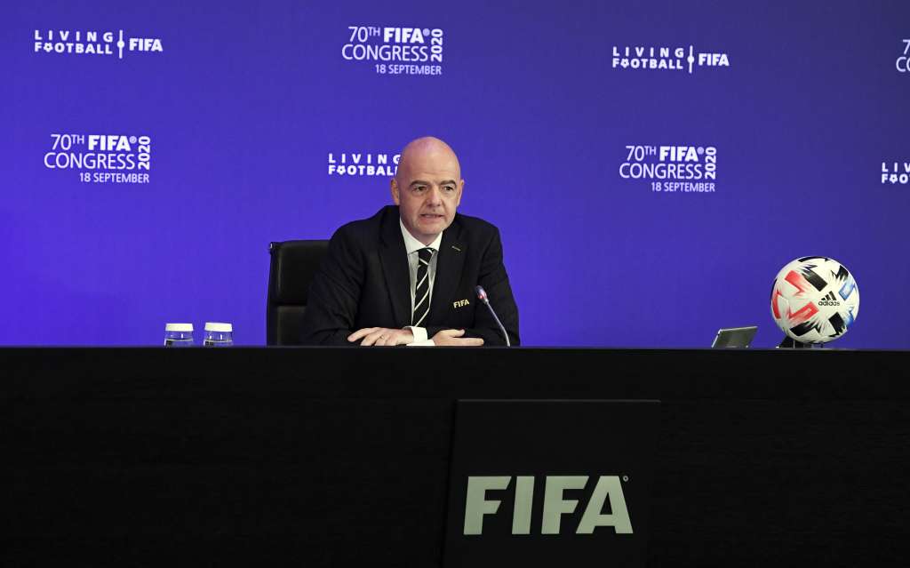 Investigado, presidente da Fifa faz autoelogio: ‘Dissemos nunca mais à corrupção’