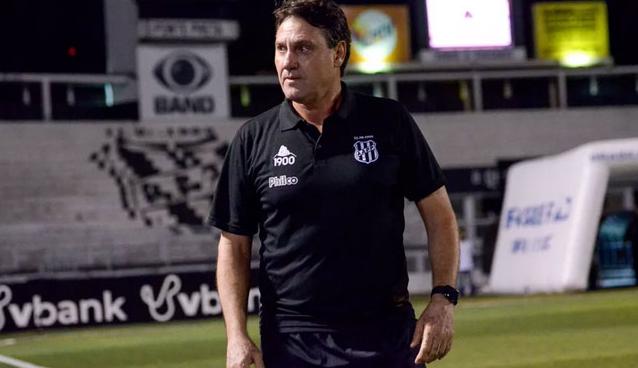 Brigatti comemora marca especial na Ponte Preta e projeta mudança de olho na Copa BR