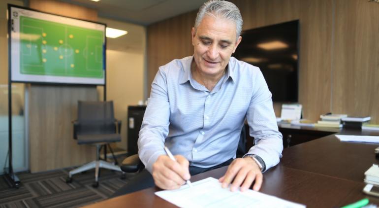 Tite justifica a convocação de Gabriel Menino: ‘Um lateral meio-campista’