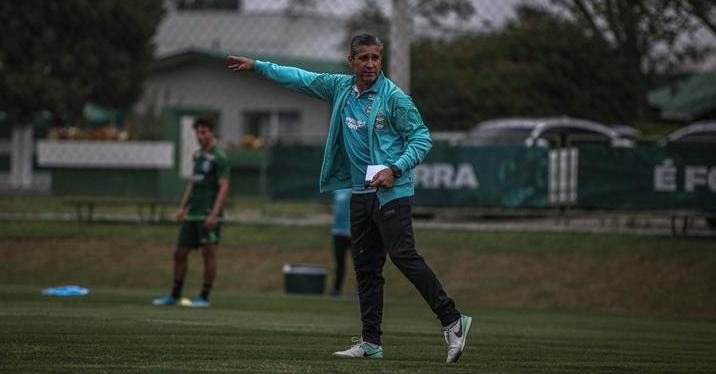 Desfalcado no ataque, Coritiba busca reabilitação contra o Vasco