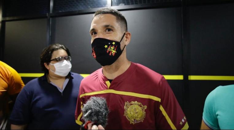 Na expectativa de Thiago Neves, Sport enfrenta Fluminense na Ilha do Retiro