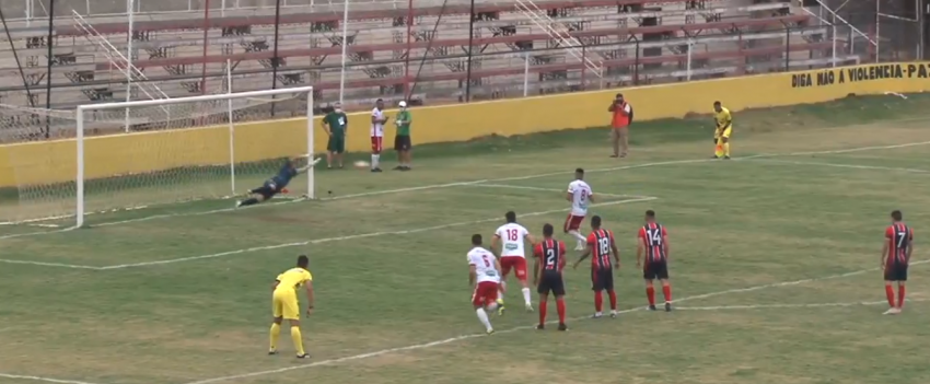 Velo Clube desperdiçou chance de empate em pênalti perdido por Paranhos (Foto: Reprodução)