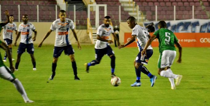 Confiança dominou o Guarani. Foto: Luiz Neto