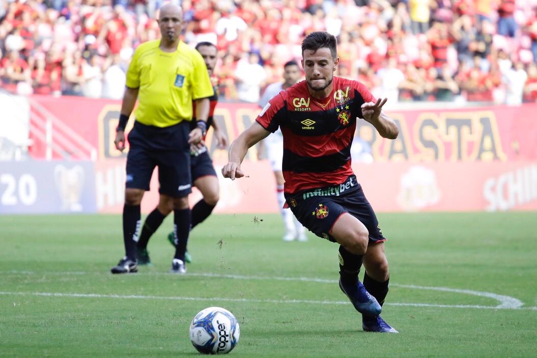 Cruzeiro faz proposta e pode tirar atacante uruguaio do Sport