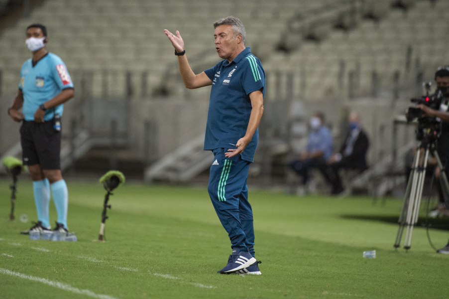 Vice-presidente do Flamengo abre o jogo sobre situação de Domènec após goleada