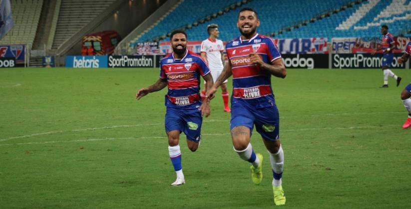 Pombo sem asa no Castelão. (Foto: Bruno Oliveira / Fortaleza)