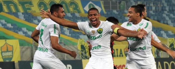 Cuiabá fez a festa na esfumaçada Arena Pantanal