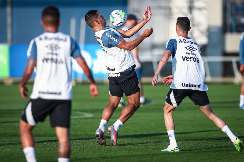 ‘Remendado’ e em crise, Grêmio enfrenta o Palmeiras preocupado com Gre-Nal