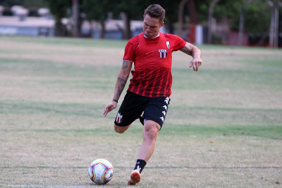 Botafogo-SP x Brasil de Pelotas – Pantera e Xavante fecham rodada para afastar crise