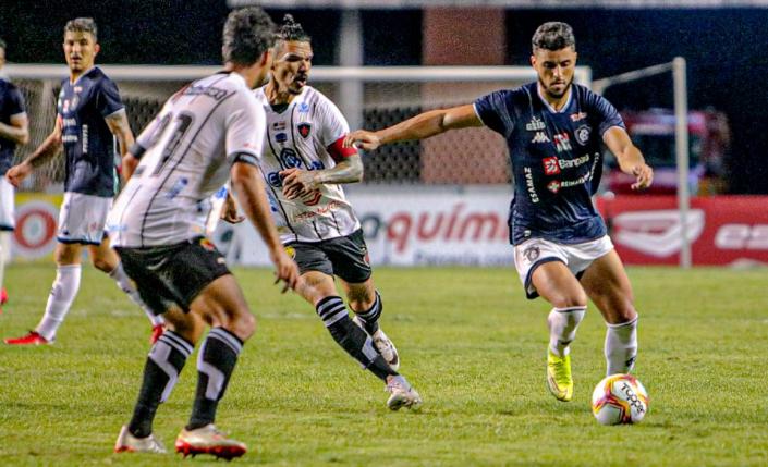 Remo martelou, mas não superou o Botafogo-PB. Foto: Samara Miranda - Remo