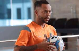 Volante do Santa Cruz critica declaração de Thiago Neves sobre Sport