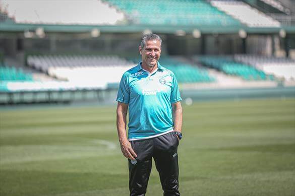 Treinador do Coritiba comemora vitória sobre o Vasco: “Nos dá um fôlego maior”