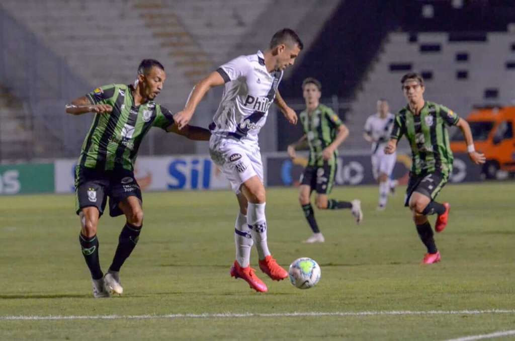 Ponte Preta busca a classificação contra o América-MG (Foto: Álvaro Júnior/Ponte Press)