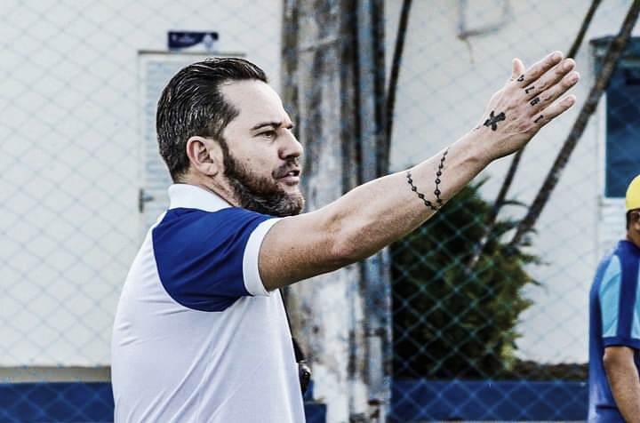 Ex-cartola do Coritiba se incomoda com opiniões de ex-técnico do Inter. Entenda!