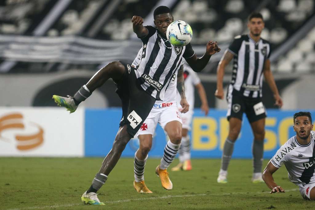 Focado em sair do Z4 do Brasileirão, Botafogo paga salários atrasados