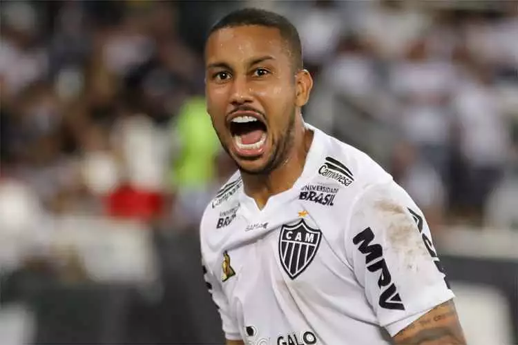 Na liderança do Brasileirão, Atlético-MG renova com volante que está em alta