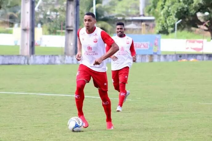 Guarani faz proposta para contratar lateral de rival da Série B