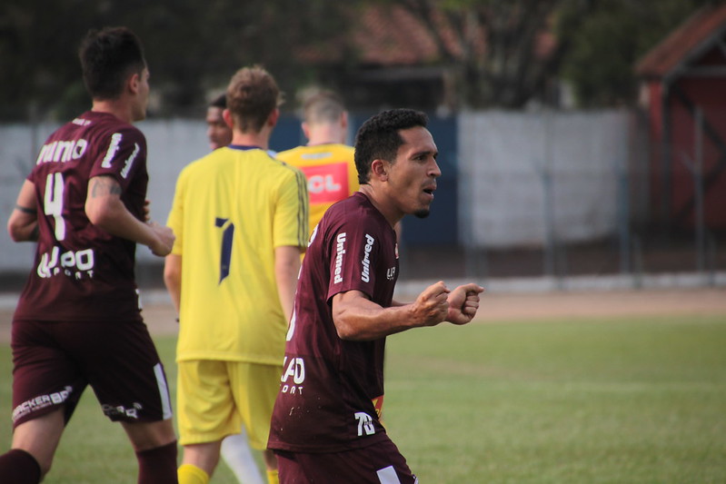 Série D: Árbitro faz confusão e dá um gol a mais para atacante da Ferroviária