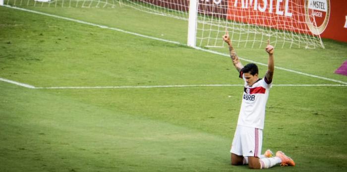 Pedro marcou o primeiro gol do Flamengo