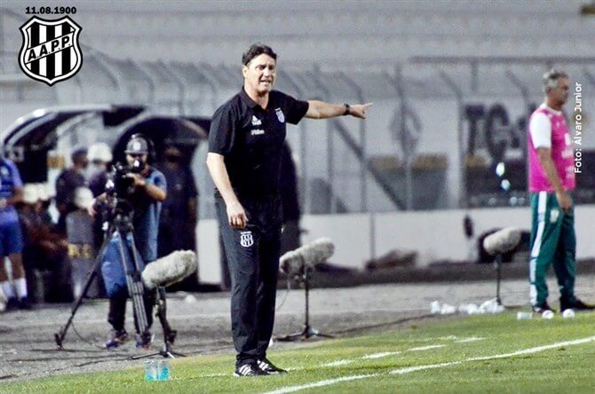 Brigatti promete cobranças internas após eliminação da Ponte Preta na Copa do Brasil