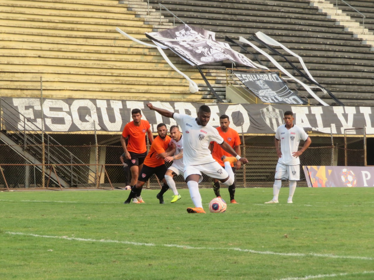 Paulista A3: Após estreia com gols, lateral projeta próximos jogos do EC São Bernardo