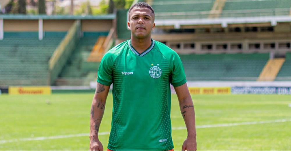 Guarani oficializa a chegada de lateral vindo de rival da Série B