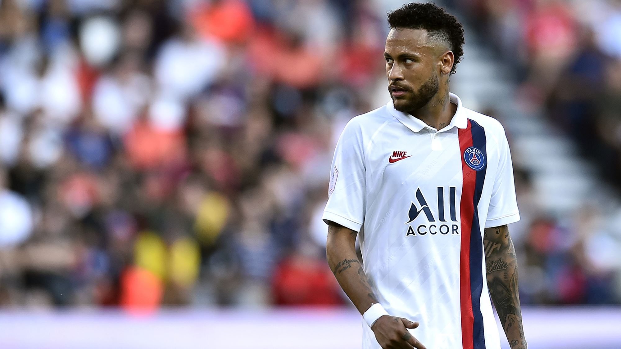 Francês: Liga ouvirá Neymar sobre acusação de racismo em 30 de setembro