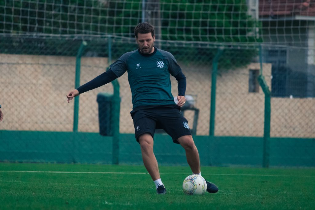 Série B: Com aval de Elano, Figueirense prepara lista de dispensas