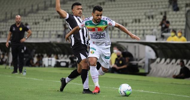 Brusque saiu na frente, mas levou goleada