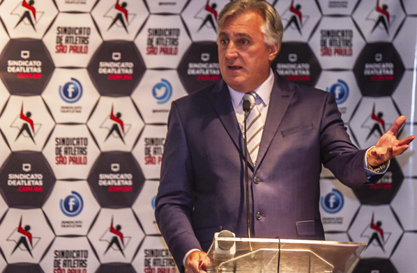 Sindicato dos Atletas ameaça ir à Justiça para adiar jogo após surto de Covid-19 no Fla