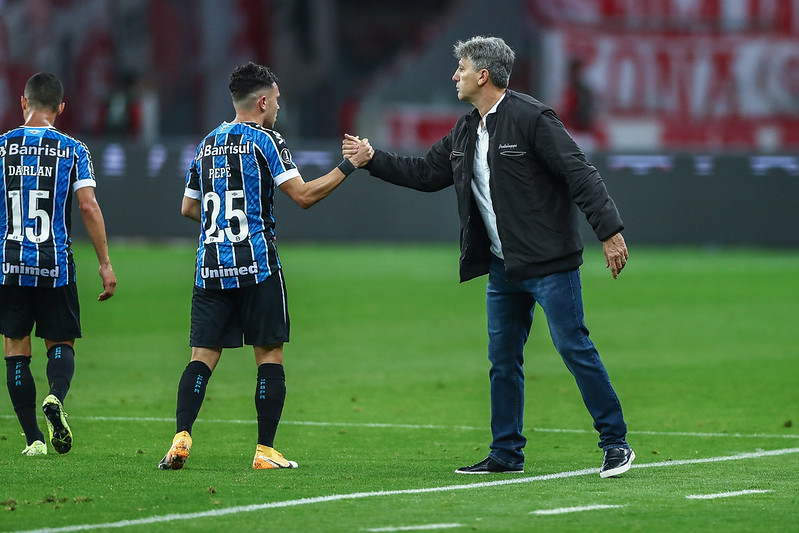 Renato Gaúcho chama jornalista de ‘corneta’ e rebate críticas ao Grêmio