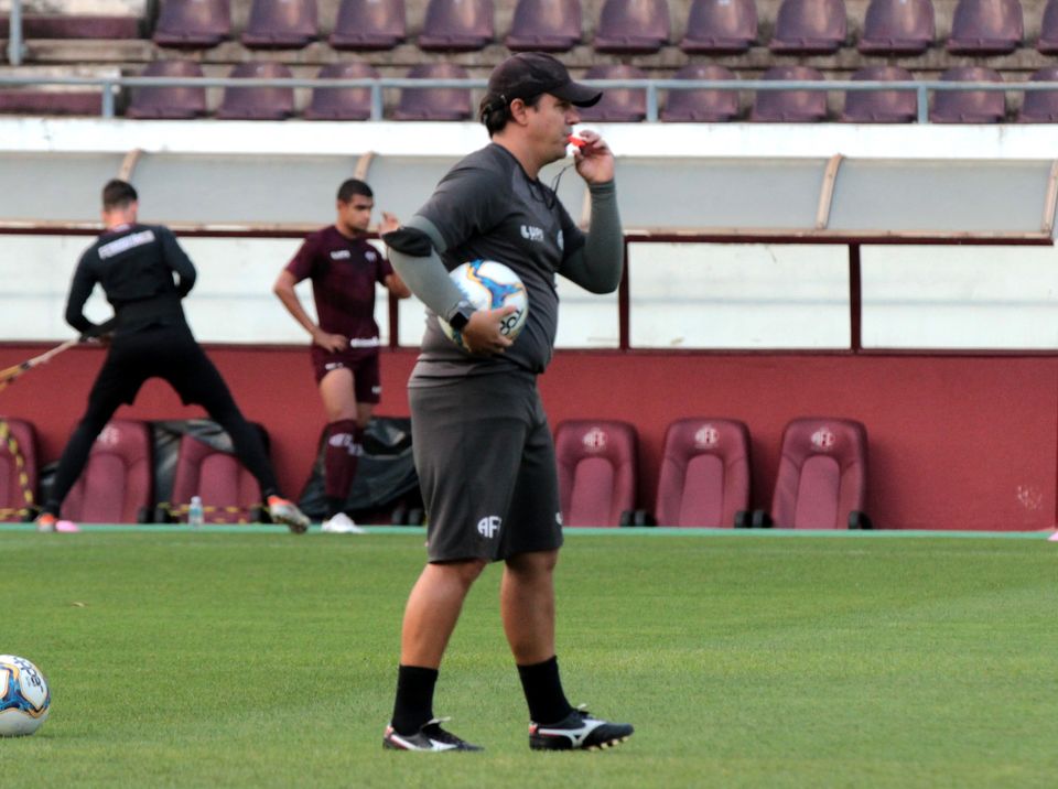 Série D: Técnico fala em dor de cabeça “positiva” para escalar a Ferroviária