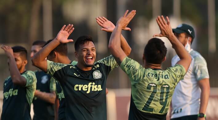 Elenco do Palmeiras contraria Sindicato e reforça desejo de jogar contra o Fla