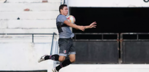 Lateral-esquerdo rebaixado no Paulistão aparece no BID e pode estrear na Série C