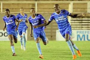 Série D: Real Noroeste acerta com ex-zagueiro do Vasco e meia que jogou em Portugal