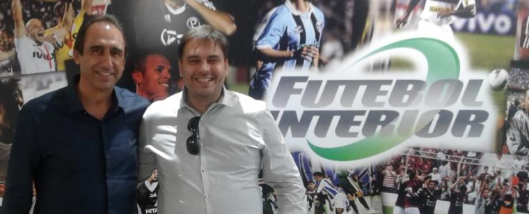 Luis Reis e o filho na redação do Futebol Interior