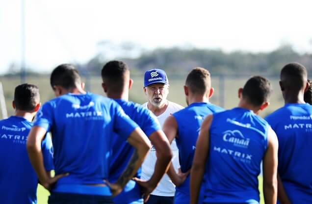 Bahia busca primeiros pontos sob o comando de Mano Menezes