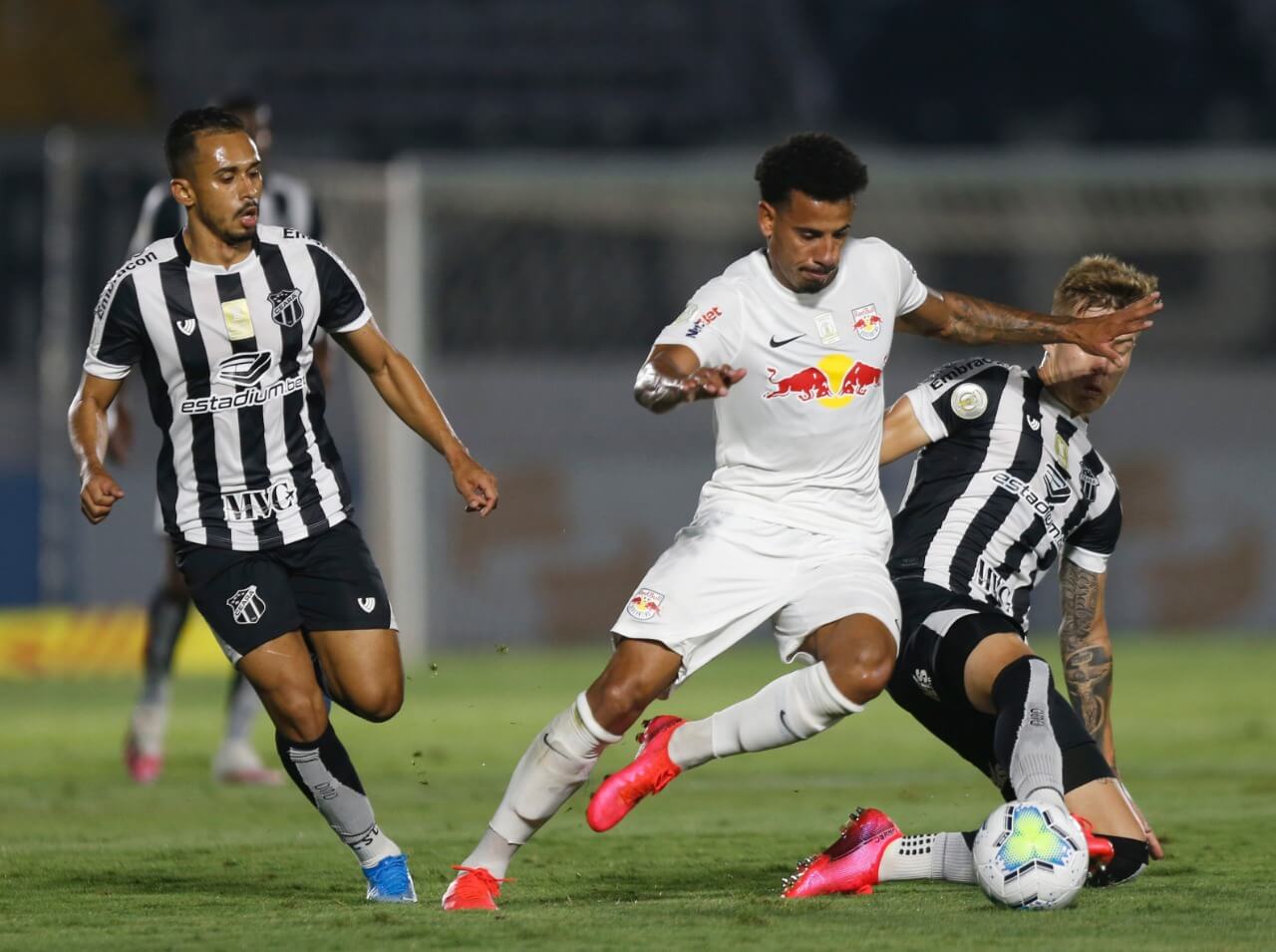 Red Bull Bragantino busca 2ª vitória seguida para deixar zona de rebaixamento