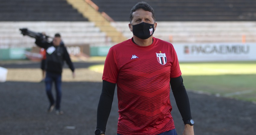 Série B: Botafogo-SP deve anunciar renovação com técnico pressionado