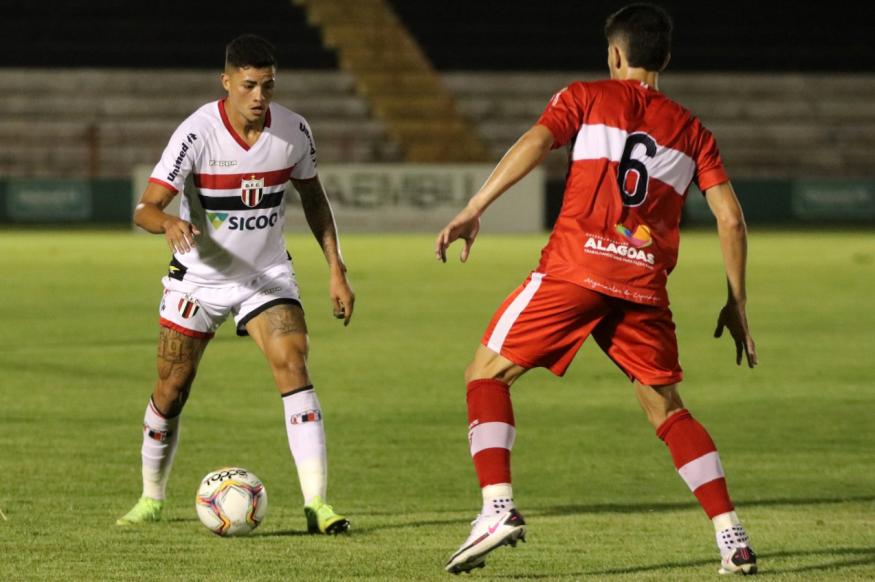 CRB surpreende o Botafogo. Foto: José Bazzo / Agência Botafogo