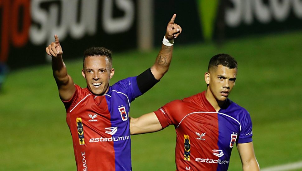 Brasil de Pelotas x Paraná – A chance do Tricolor reassumir a ponta