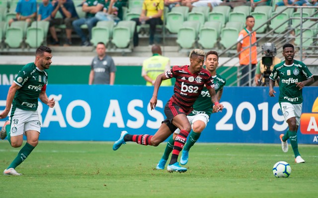 Justiça acata pedido de Sindicato e adia jogo entre Palmeiras e Flamengo