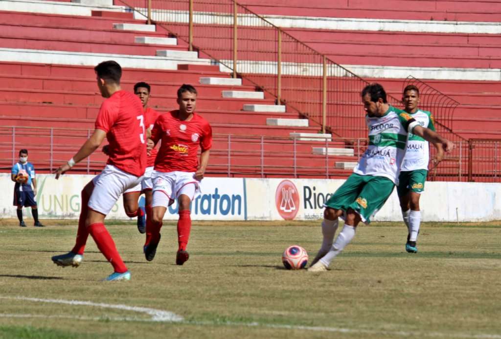 Batatais e Rio Preto ficam no empate sem gols (Foto: Muller Merlotto Silva)