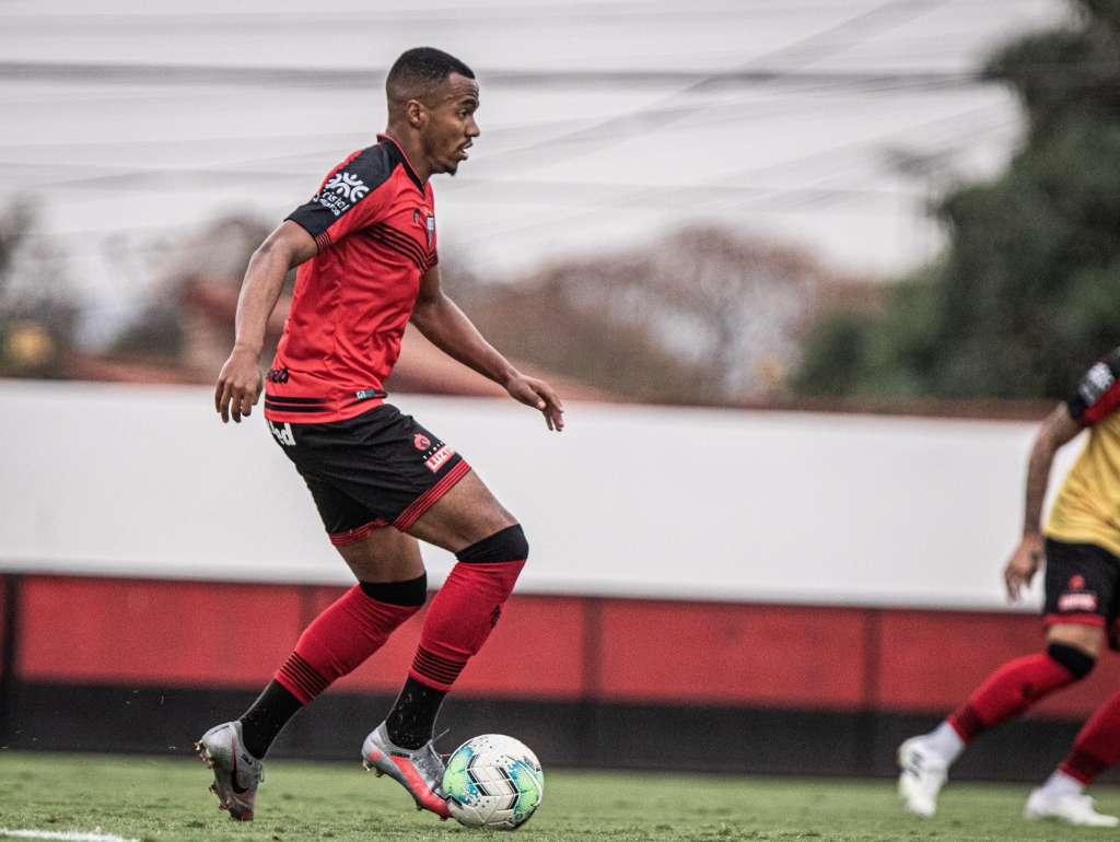 Atlético-GO quer superar desgaste físico e emocional diante do Botafogo