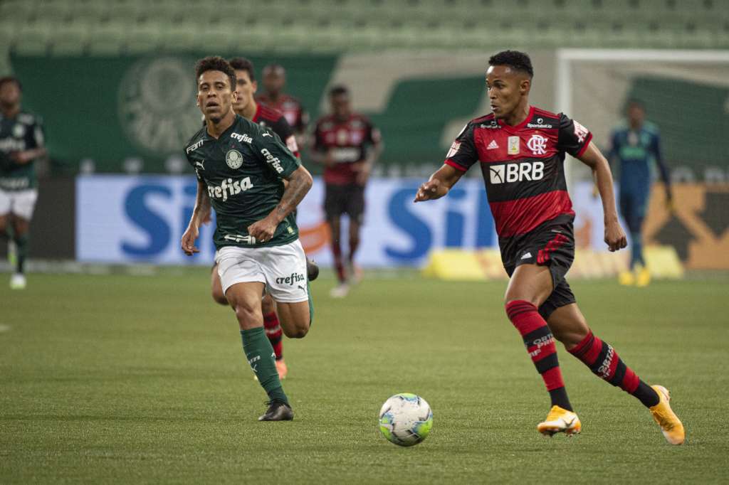 Palmeiras e Flamengo ficaram no empate por 1 a 1 na Arena Alviverde