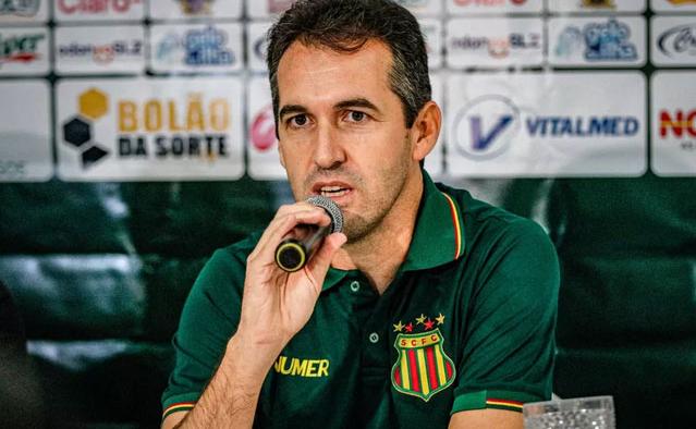 Sampaio Corrêa faz treino em CT de rival do Guarani para jogo de terça na Série B