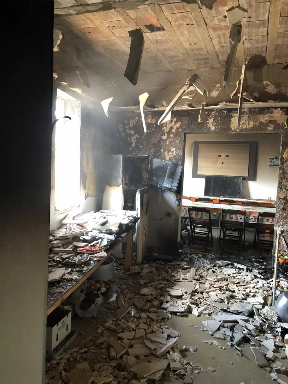 Explosão de botijão de gás causa incêndio na sede do Atlético-PB. VEJA FOTOS!