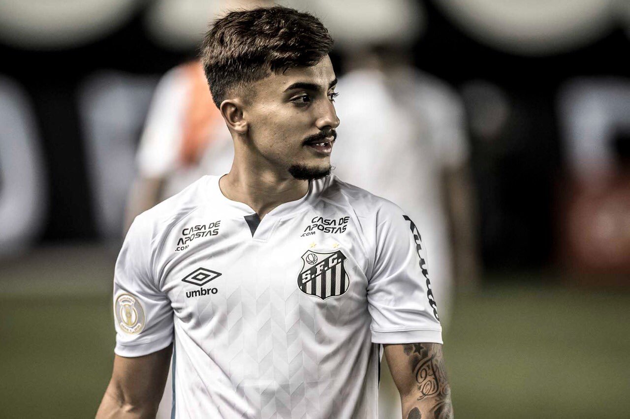 Cria do Santos entra bem e pode ganhar titularidade com Cuca