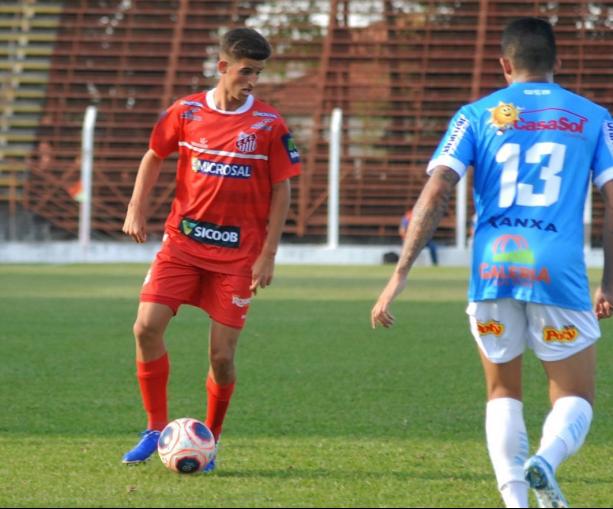 Paulista A3: Volante comemora estreia como profissional no Capivariano