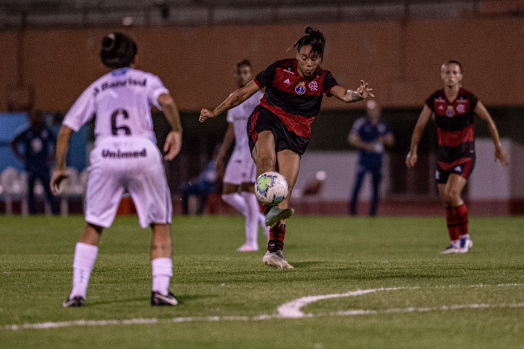 BRASILEIRÃO FEMININO: Com dois gols de Rafa Barros, Flamengo vence Grêmio